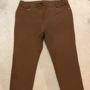 Chico’s so slimming straight leg pant